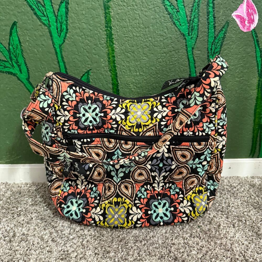 Beautiful bohemian Y2K Vera Bradley shoulder bag pretty summer colorful
